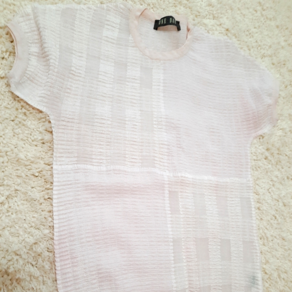 LIGHT PINK SHEER STRECH T-SHIRT